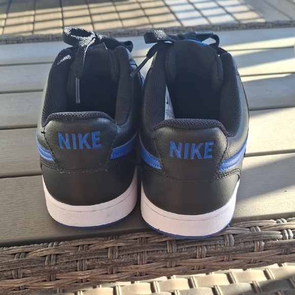 Nike Men's Black and Royal Blue Sneakers - Picture 2 of 6